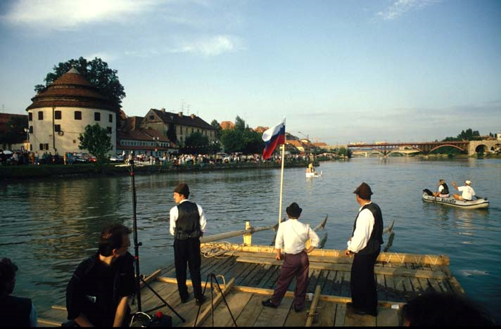 45751-F001756-rafting_on_the_drava_river_bogdan_zelnik_orig_jpg-photo-l.jpg